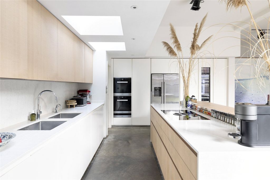 Property photo 3 of 24 Picture No. 05