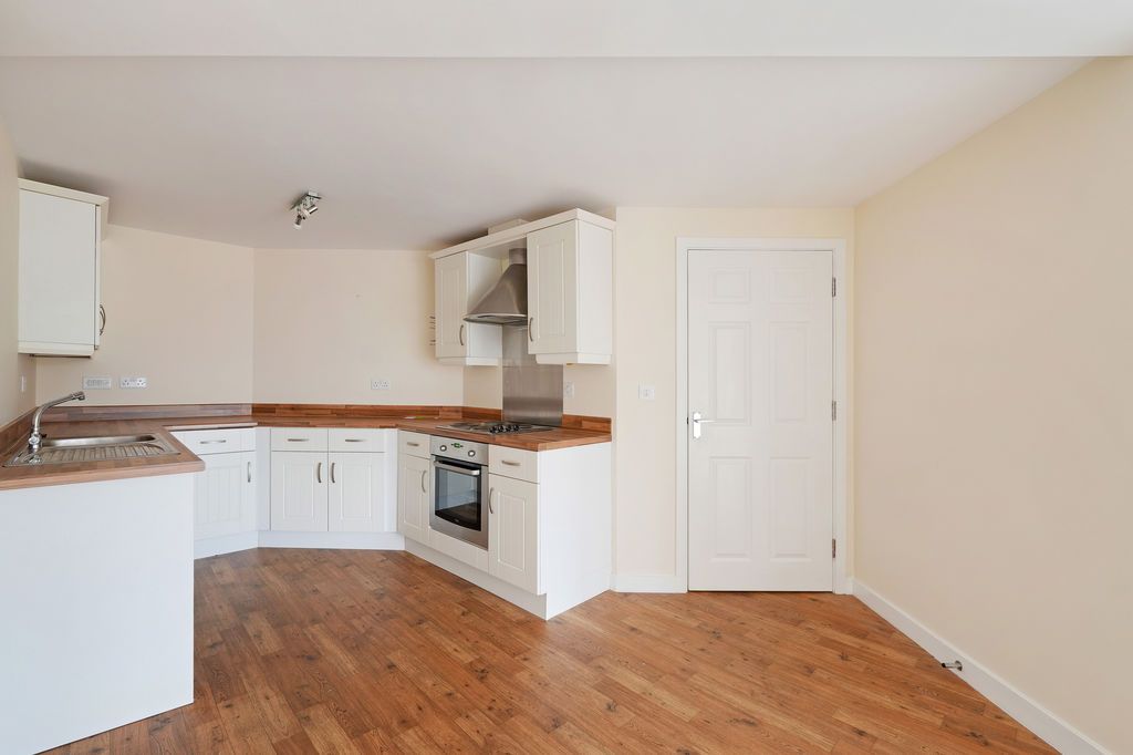 Property photo 2 of 16 Kitchen