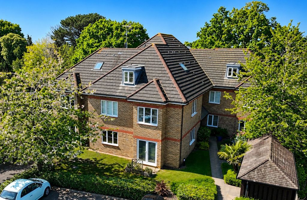 Property photo 1 of 11 Picture No. 24
