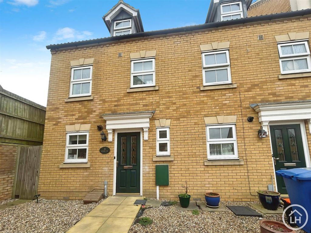 Property photo 1 of 18 External