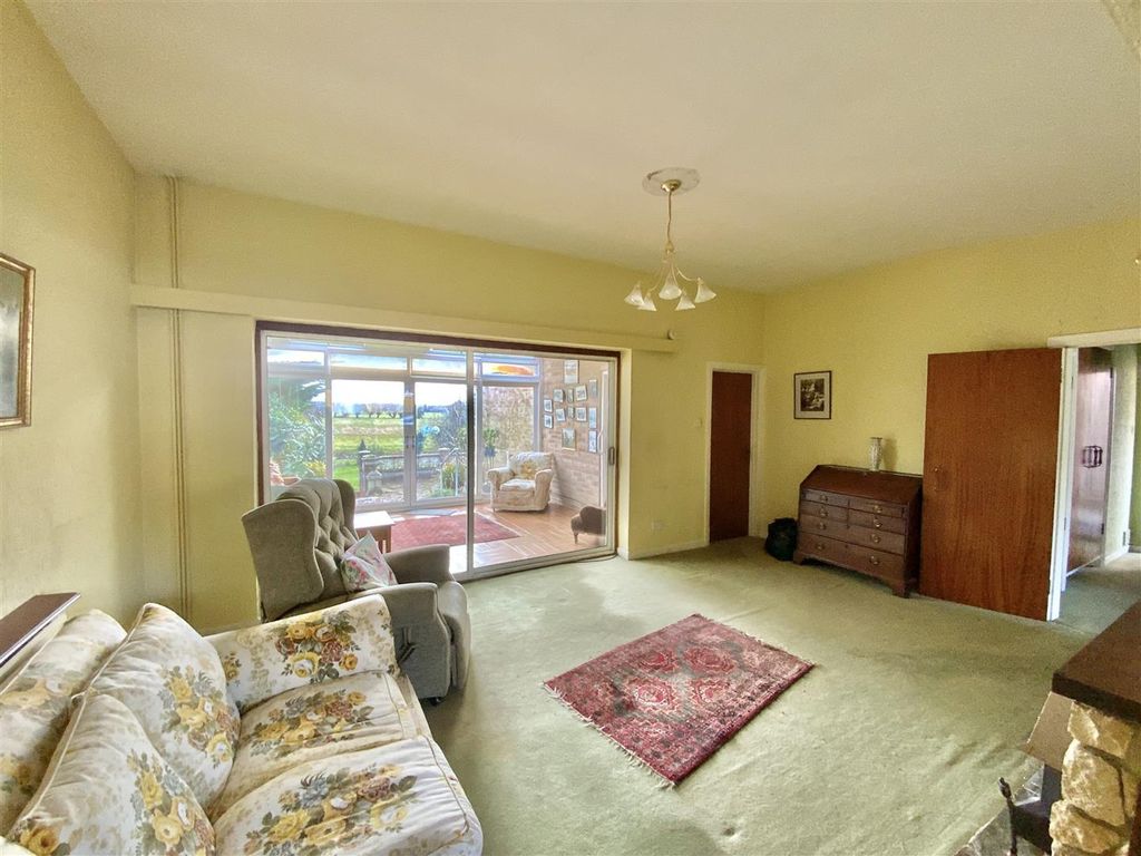 Property photo 3 of 15 Living Room