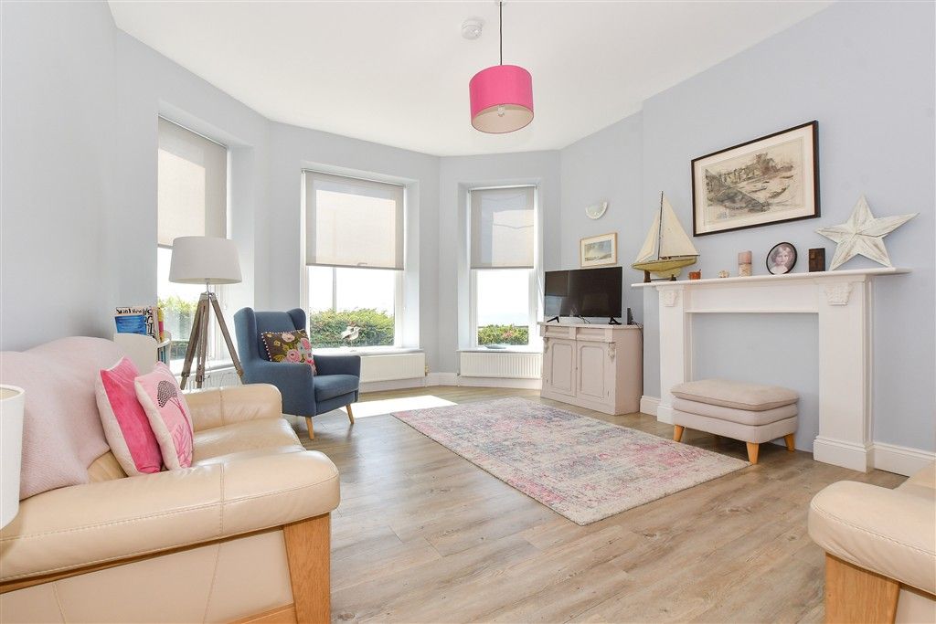 Property photo 2 of 4 Lounge