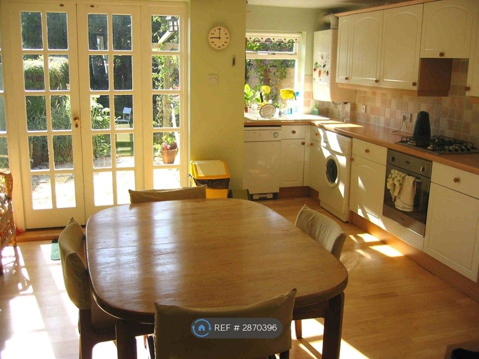 Property photo 2 of 21 Kitchen