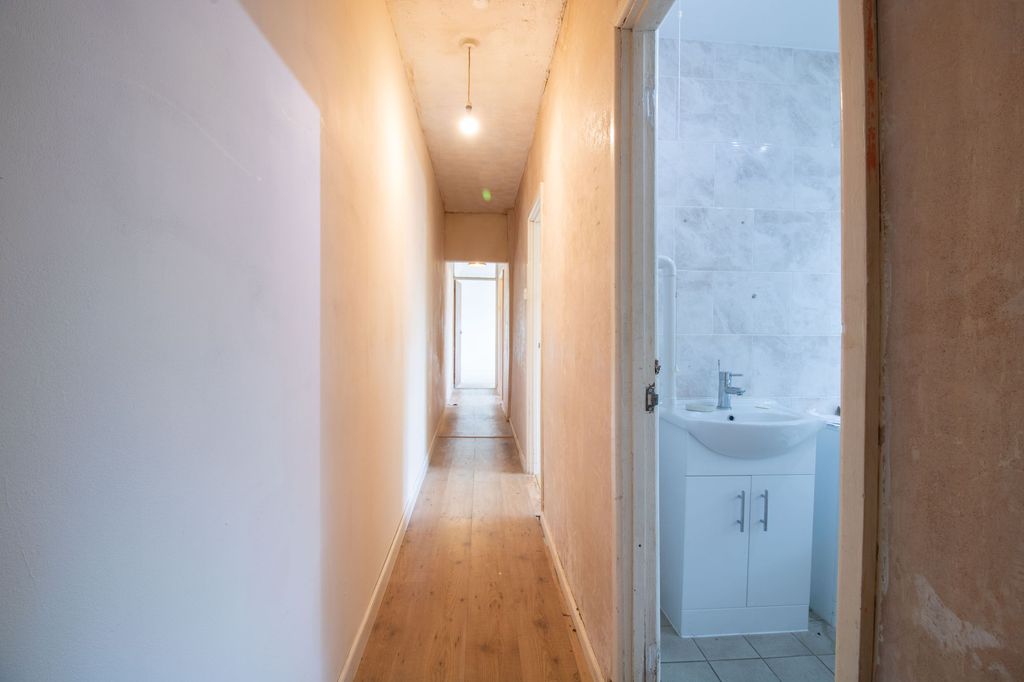 Additional image 12 of 3 bed flat for saleDanygraig Road, Risca NP11