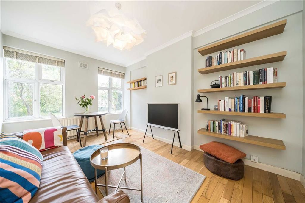 Property photo 1 of 8