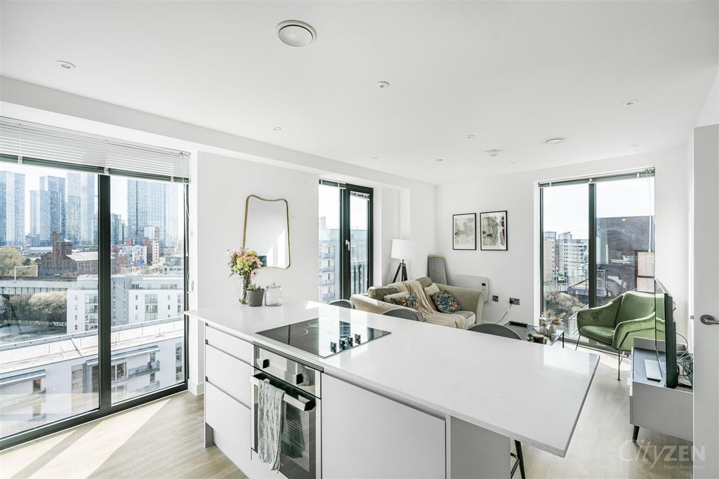 Property photo 1 of 19 Kitchen