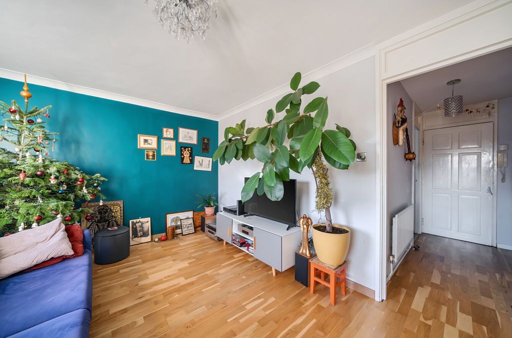 Property photo 3 of 18 Picture 3