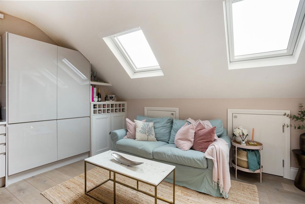 Property photo 2 of 6 2