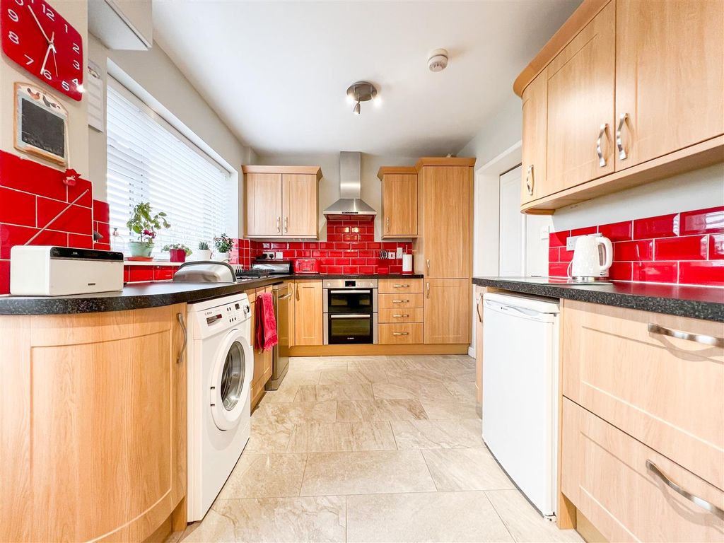 Property photo 2 of 27 Kitchen Diner