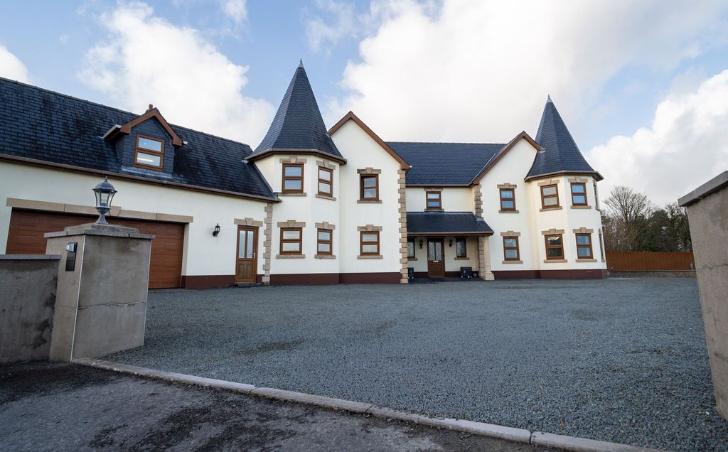 Property photo 1 of 47