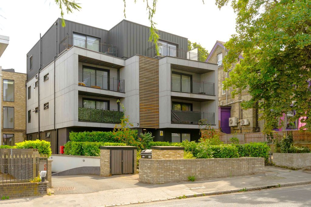 Property photo 1 of 18 External