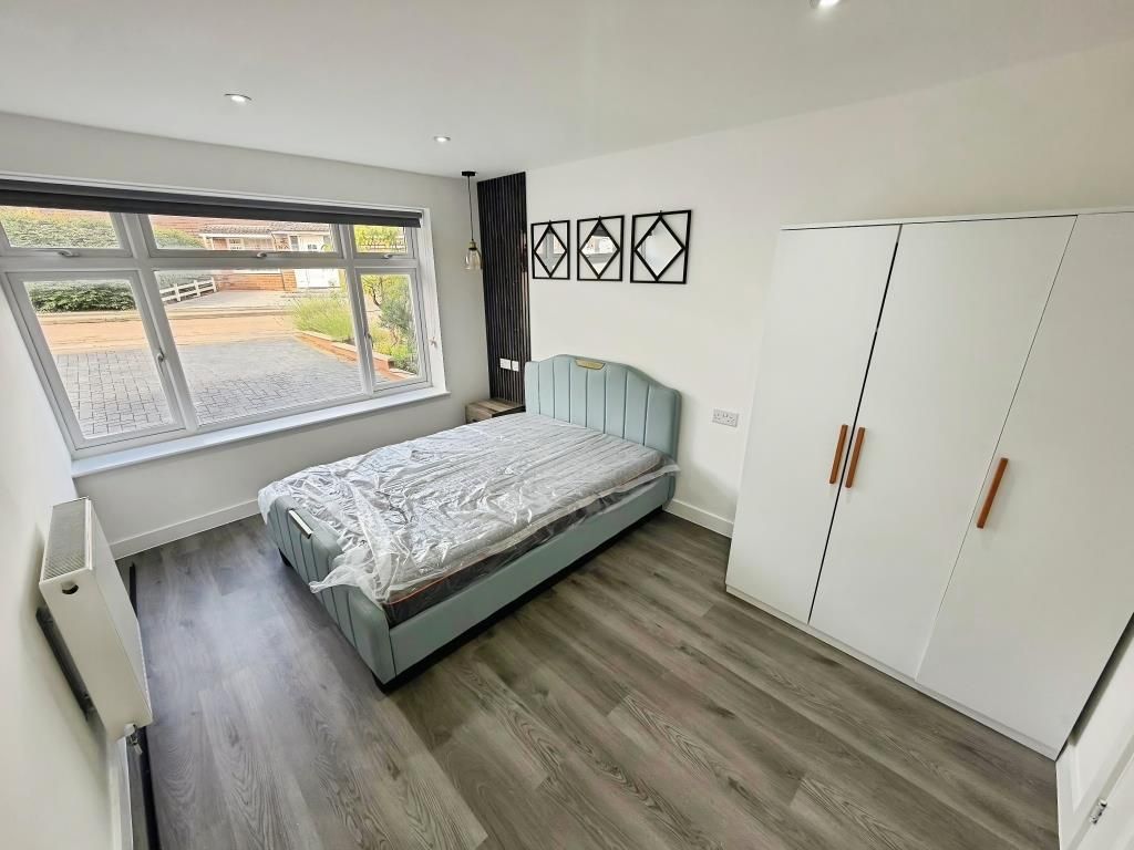 Property photo 1 of 8 Bedroom