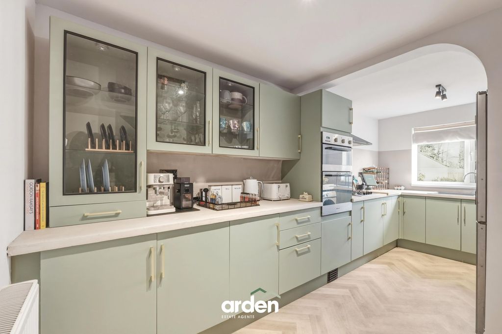 Property photo 3 of 16