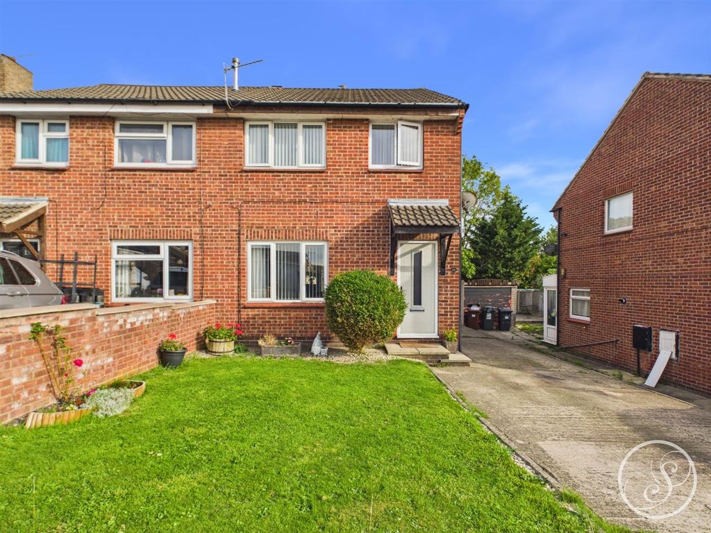 Property photo 1 of 17 External