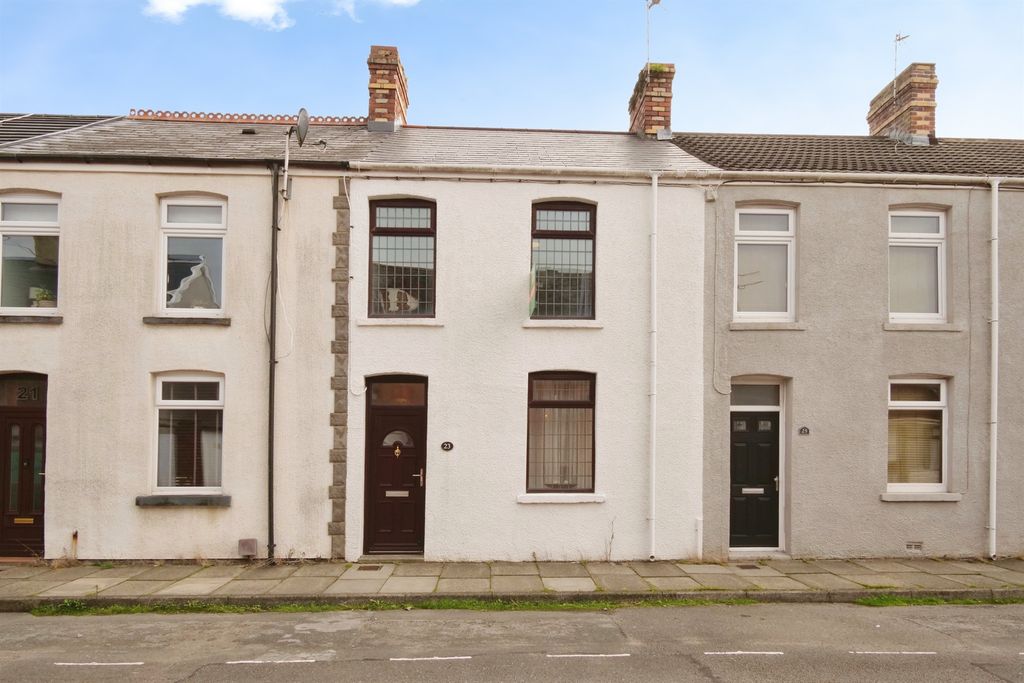 Property photo 1 of 12