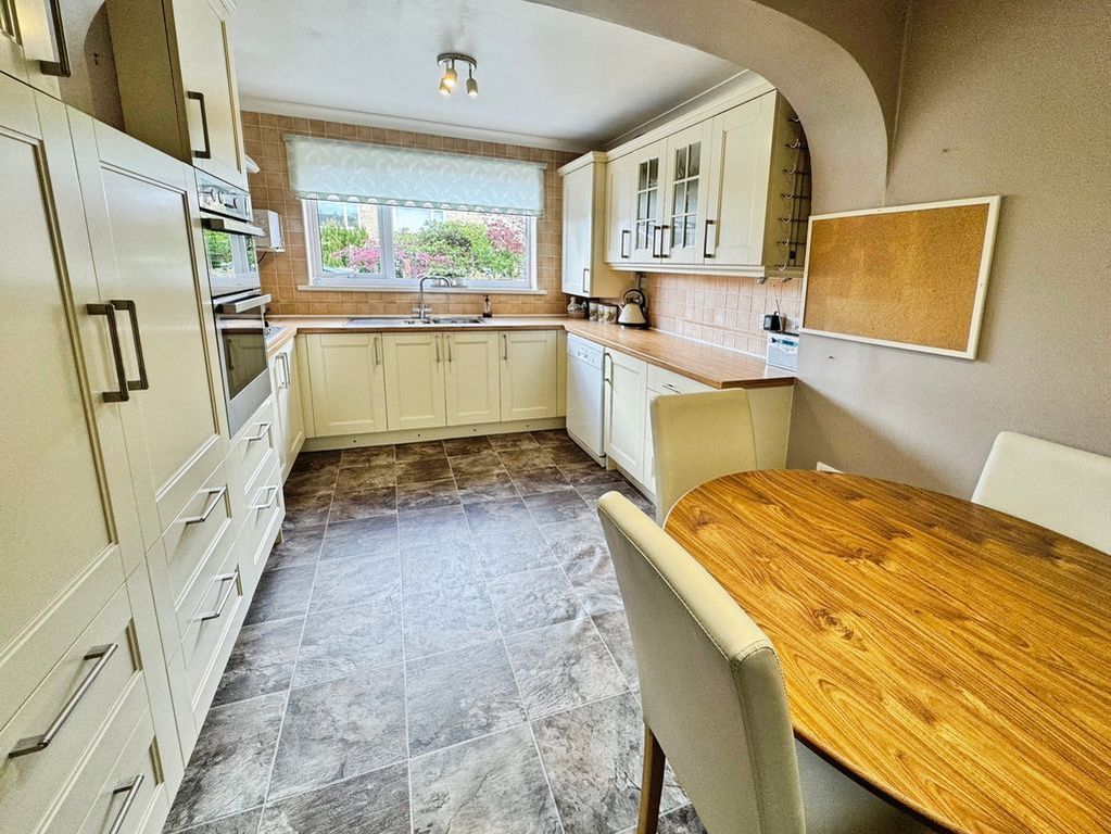 Property photo 2 of 11 Photo 7