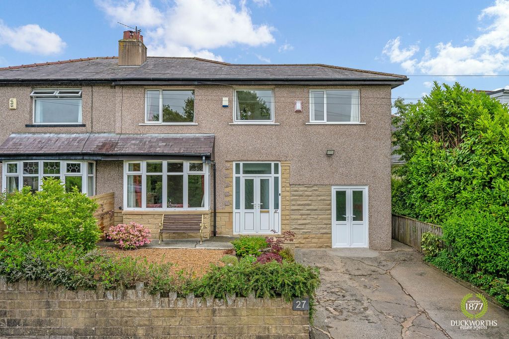 Property photo 2 of 32