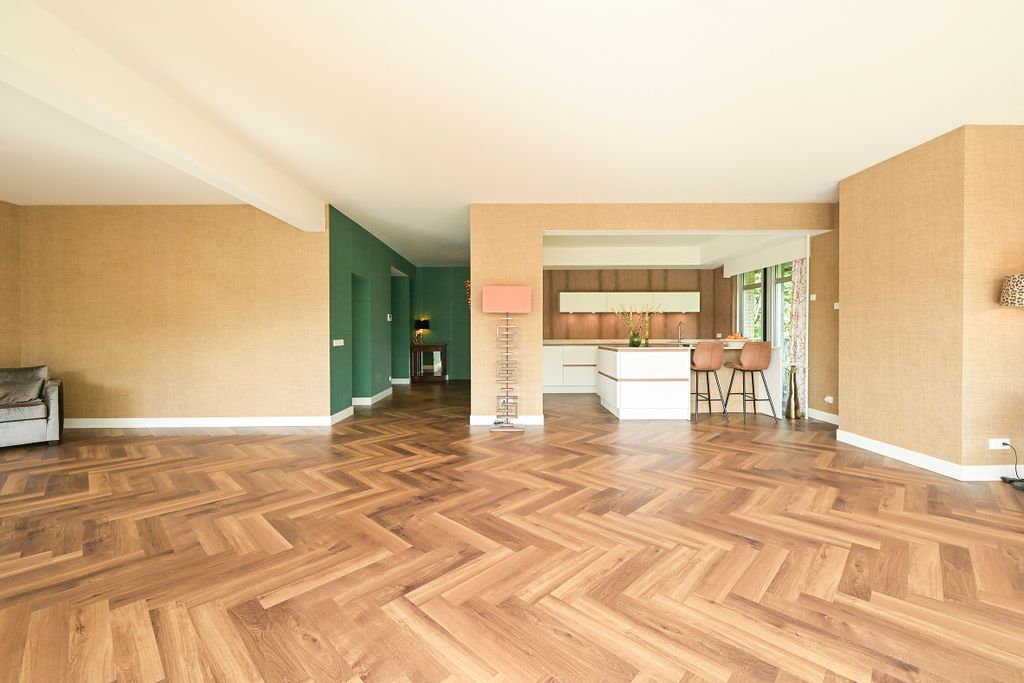 Property photo 2 of 59