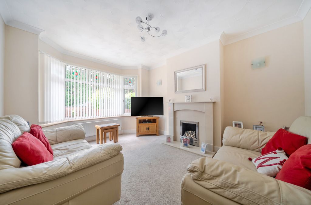 Property photo 2 of 13 1469473-1-6A1Deb0...
