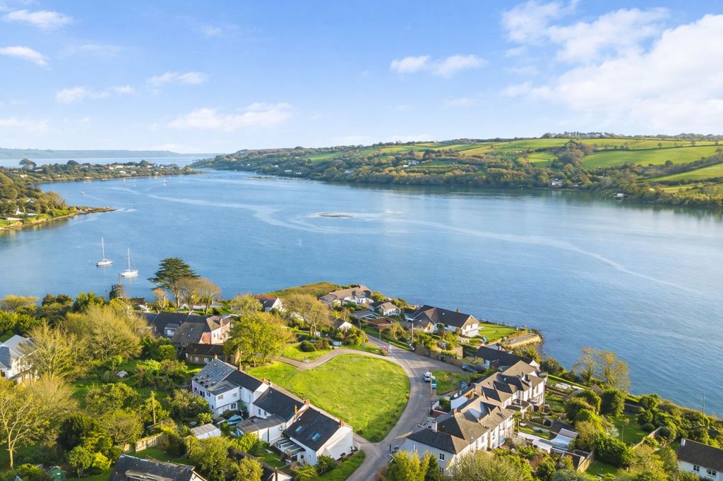 Property photo 3 of 27