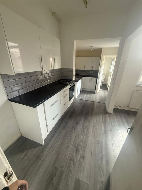 Property photo 3 of 12 3. Kitchen .Jpg