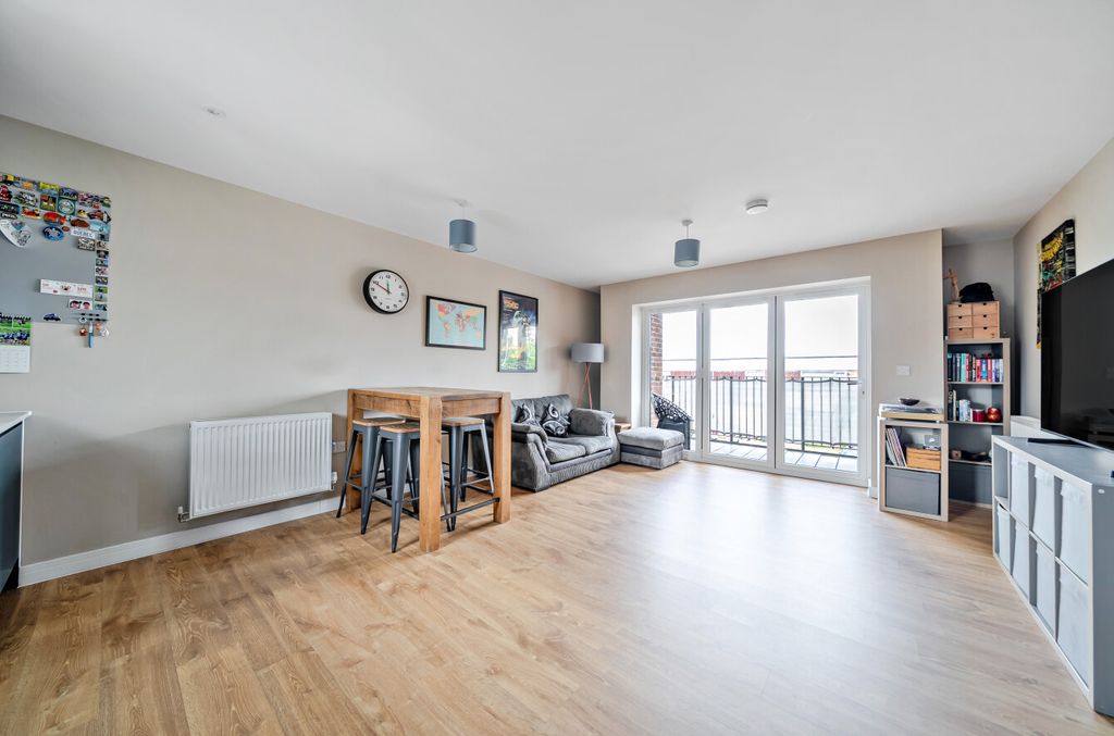 Property photo 2 of 11 1482170-5-6A43Aa3...