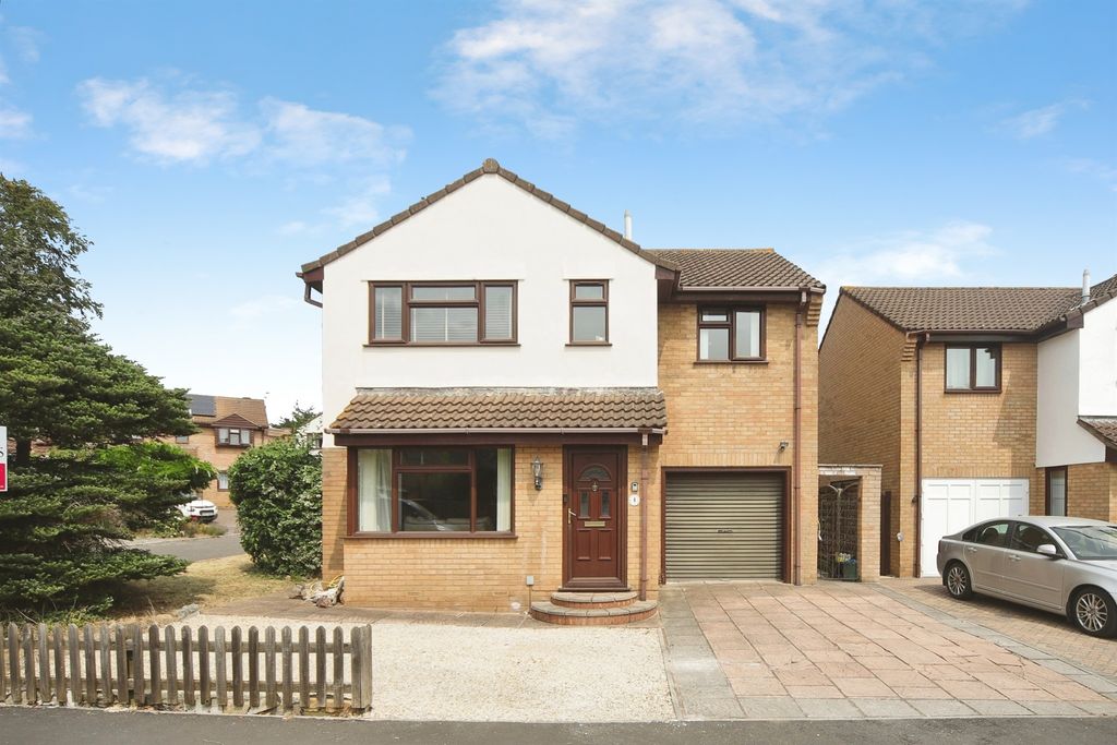 Property photo 1 of 18