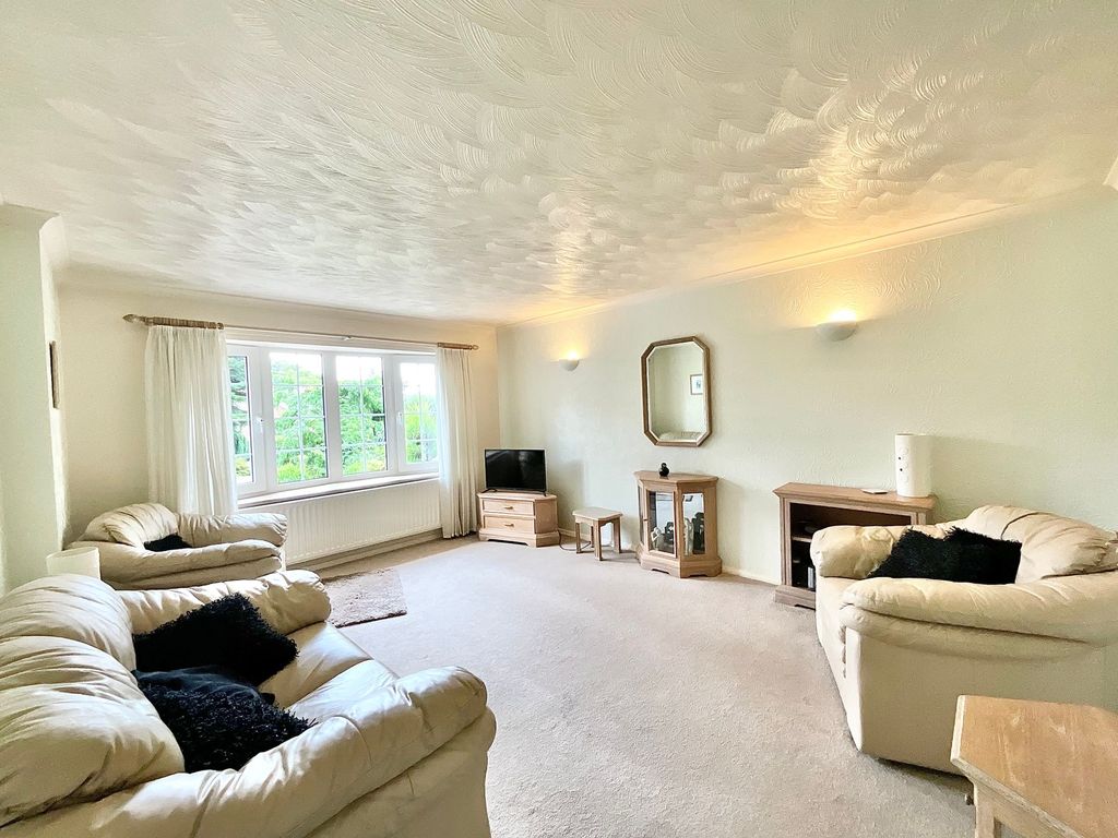 Property photo 2 of 37