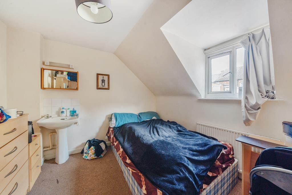 Property photo 3 of 10 Bedroom