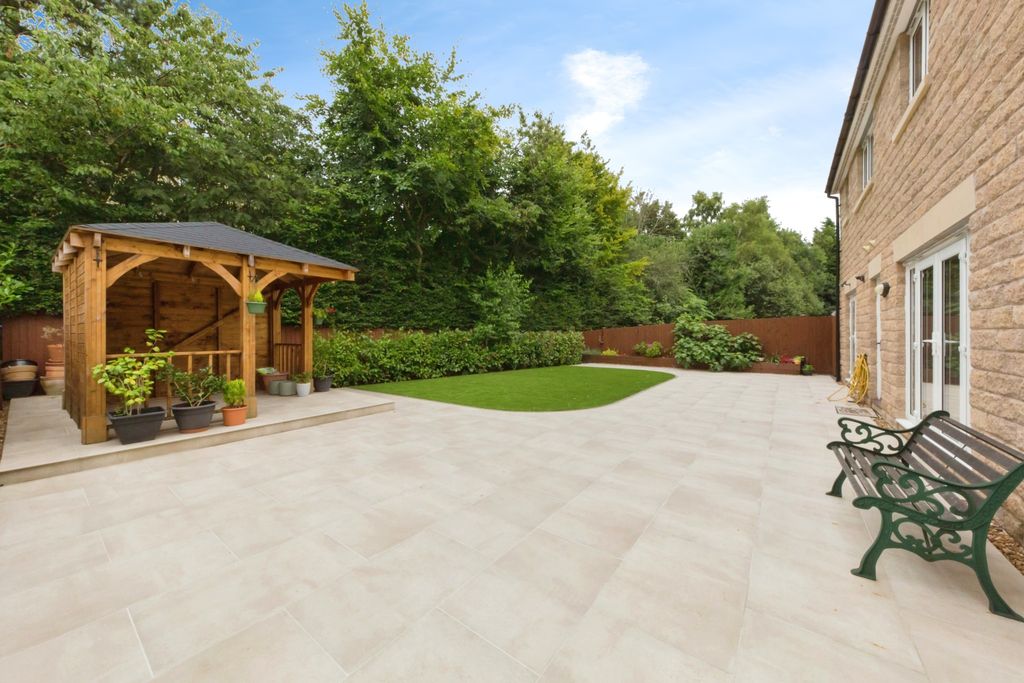 Property photo 2 of 17 Rear Garden