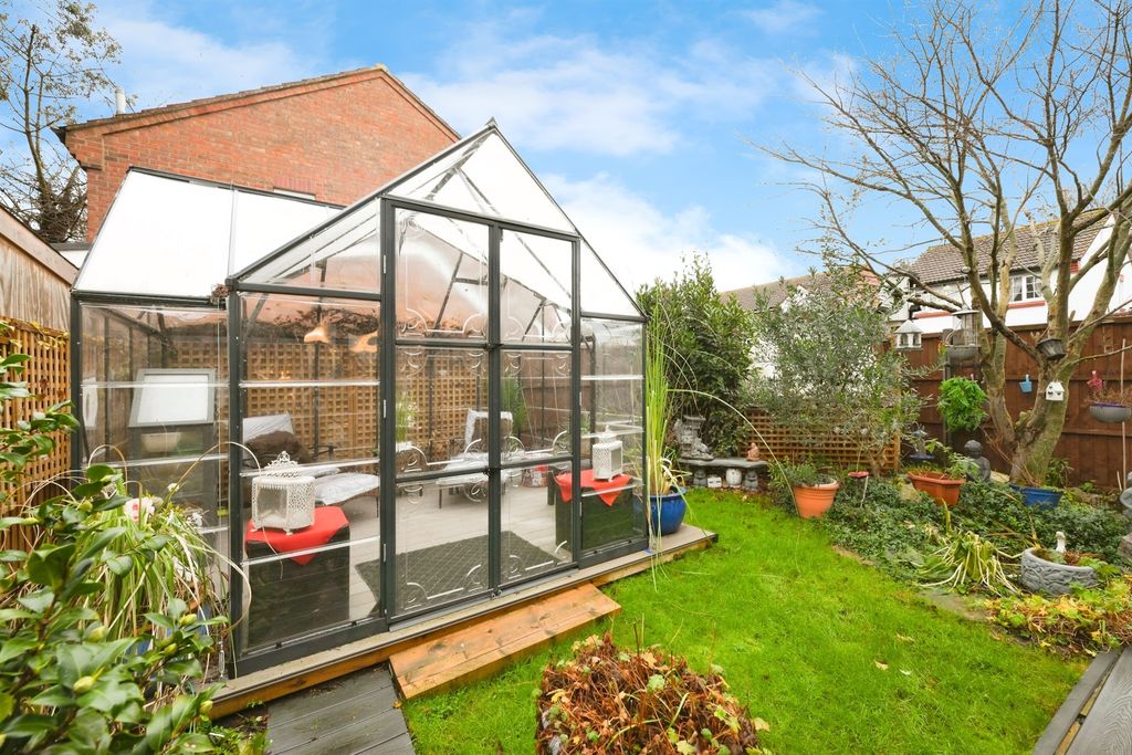 Property photo 3 of 19