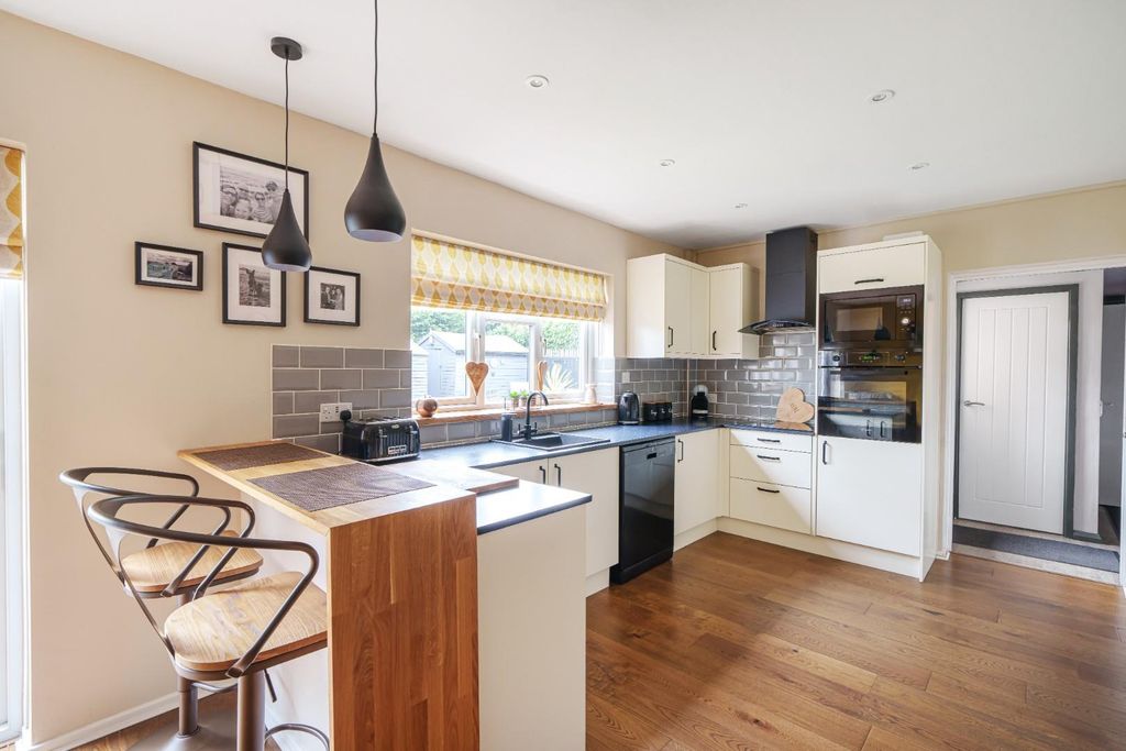 Property photo 3 of 14 989807 (4).Jpg