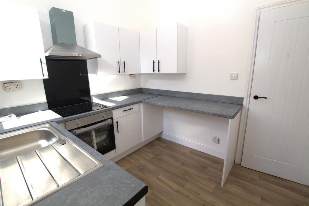 Property photo 2 of 9 Kitchen Reverse .Jpg