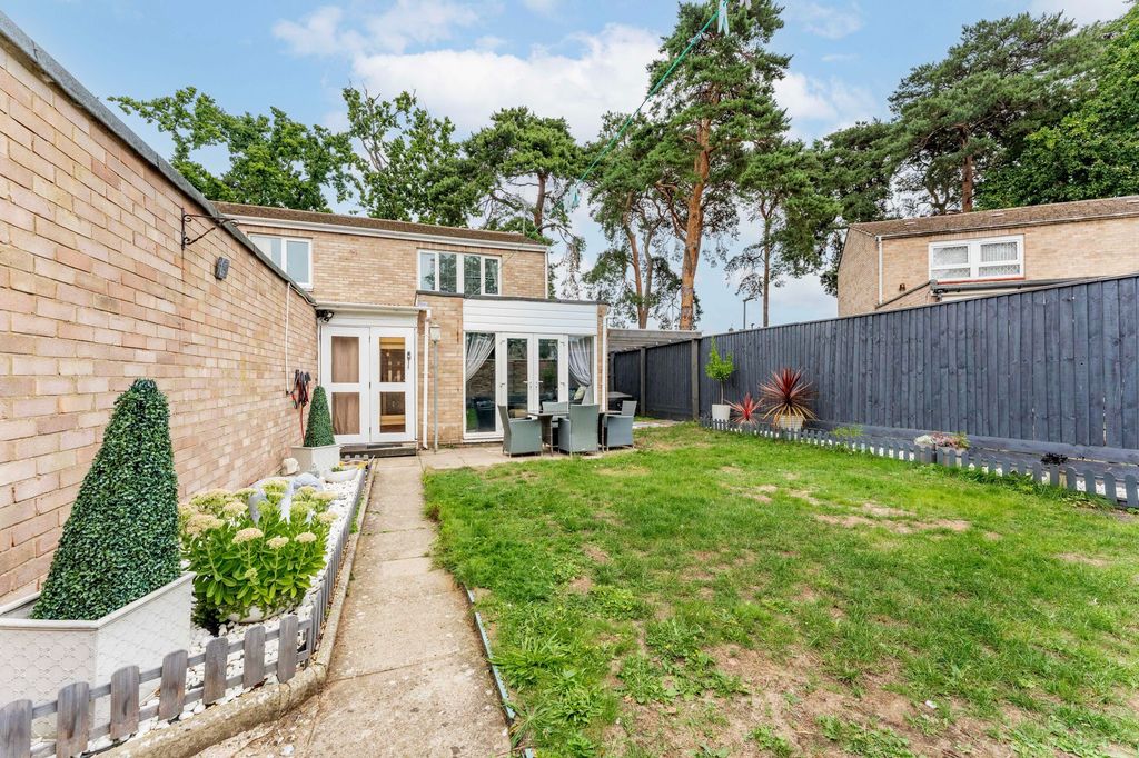 Property photo 1 of 28