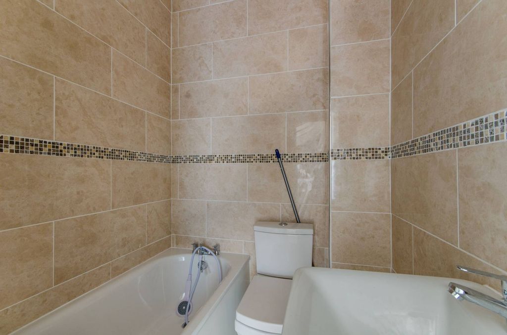 Property photo 3 of 4