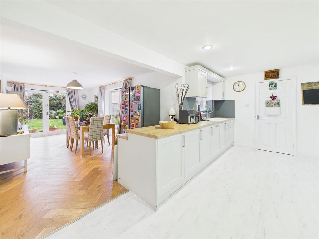 Property photo 2 of 24