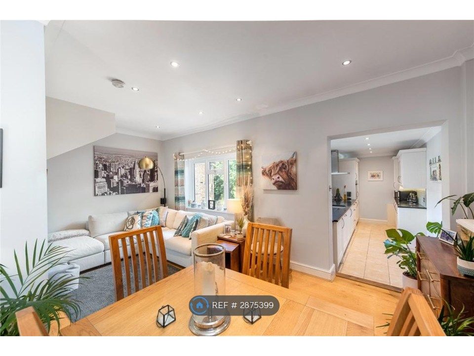 Property photo 2 of 14 Living Room