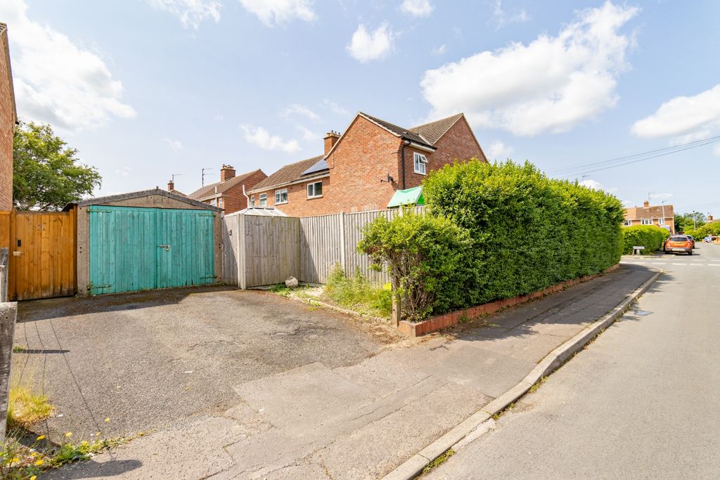 Property photo 2 of 28 3617769