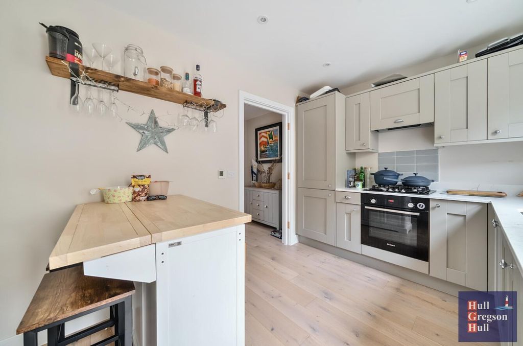 Property photo 2 of 22 F88400Ef-45A3-4339-89Dd-8Efe6Decebaa.Jpg