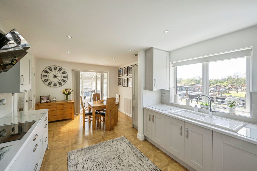 Property photo 3 of 25