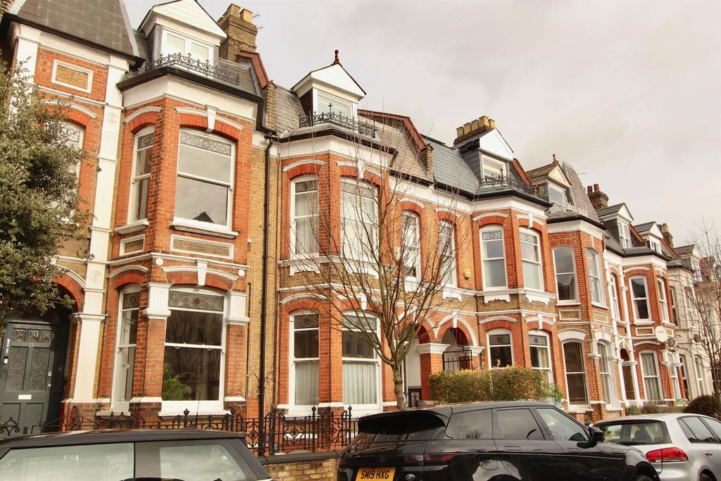 Property photo 1 of 14 Clissold Crescent, N16