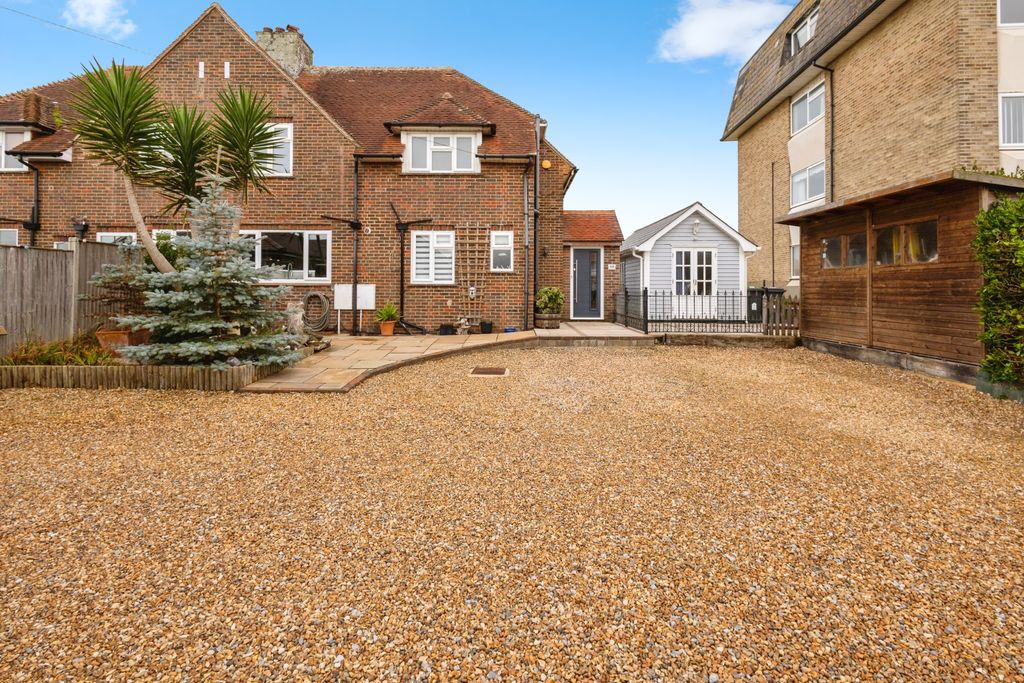 Property photo 2 of 30 Front