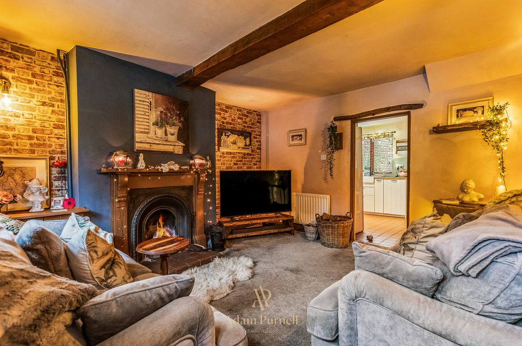 Property photo 2 of 33