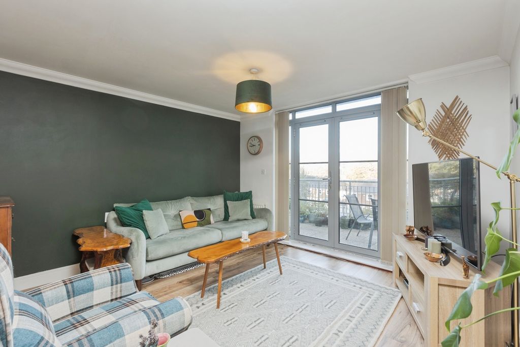 Property photo 2 of 14 Photo