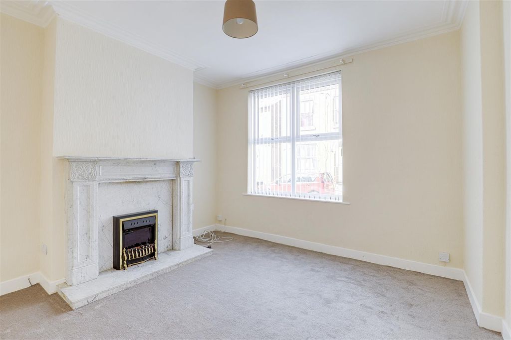 Property photo 2 of 14 1176.Jpg