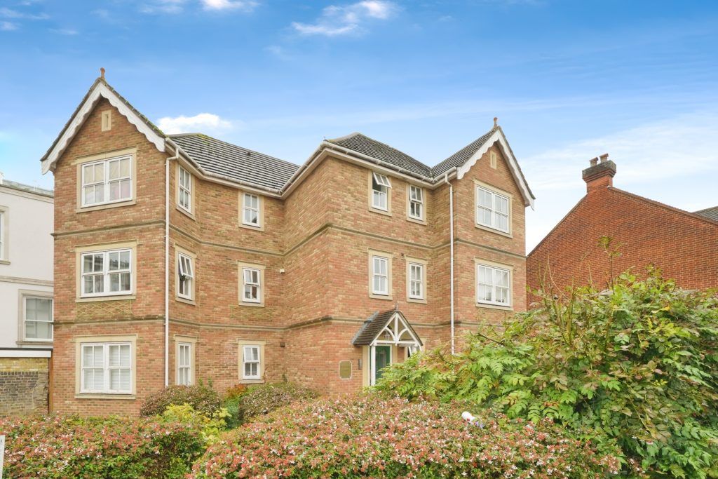 Property photo 2 of 20