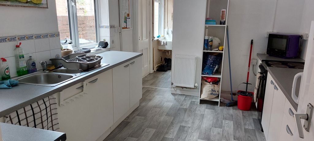 Property photo 1 of 3 Cover