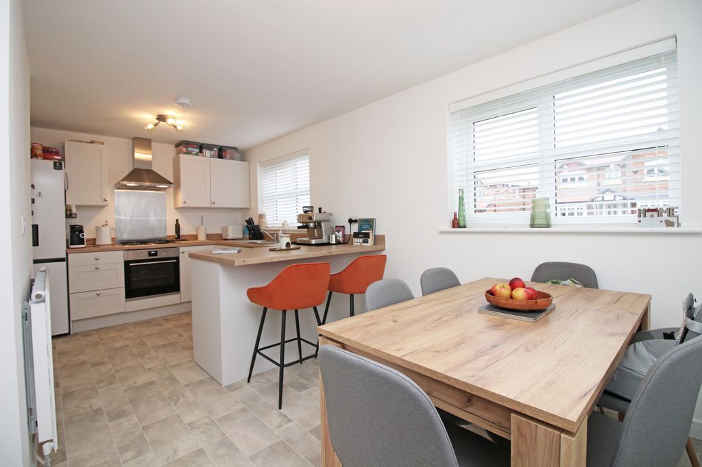 Property photo 2 of 22