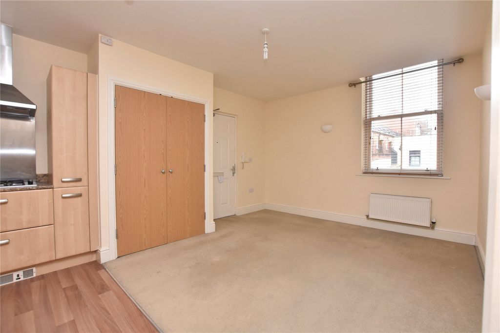 Property photo 2 of 9 Living Room