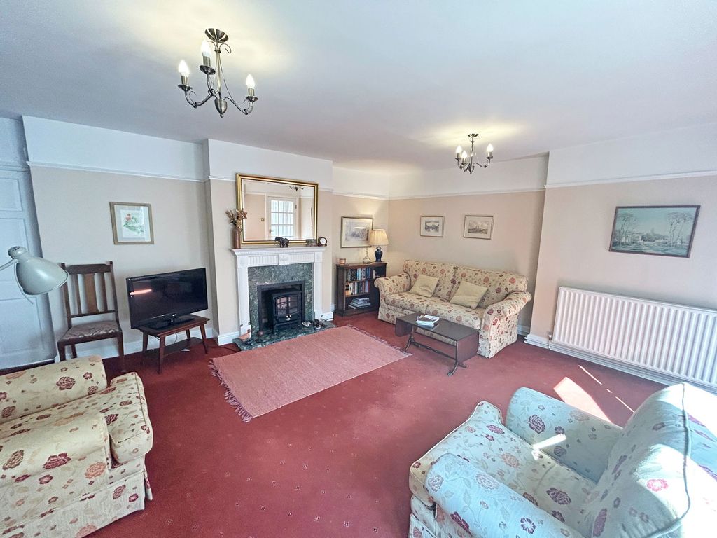 Property photo 3 of 21